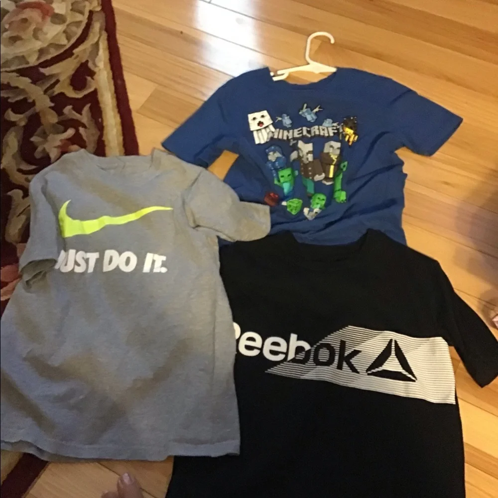 Shirt lot 3 Nike, Minecraft ,Reebok boys sz 8 -m-s  all 3 are 16” chest 21” long - Picture 8 of 15